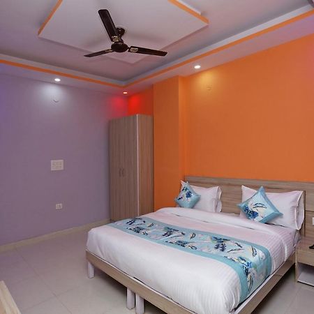 Hotel Oyo Rose Residency Near Dwarka Sector 9 Metro Station Nueva Delhi Exterior foto